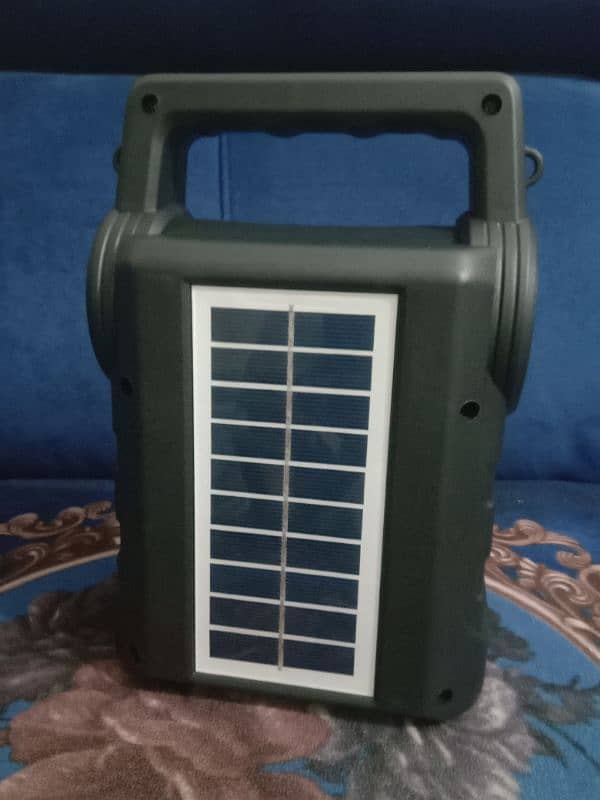 Bluetooth Solar charging speaker 0