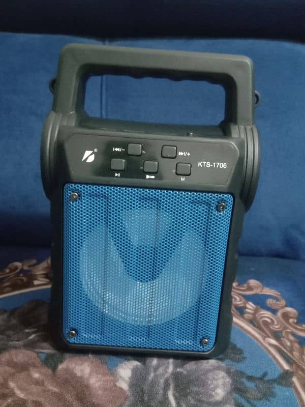 Bluetooth Solar charging speaker 4