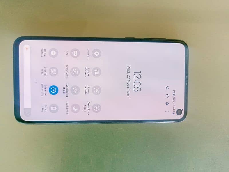 Samsung galaxy S10e 4