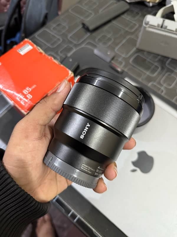 Sony 85mm f1.8 Lens ef mount Lush condition 2