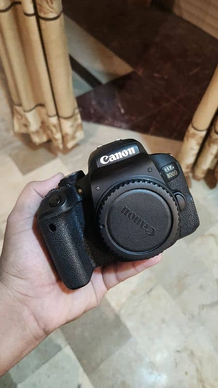 Canon EOS 800D 1