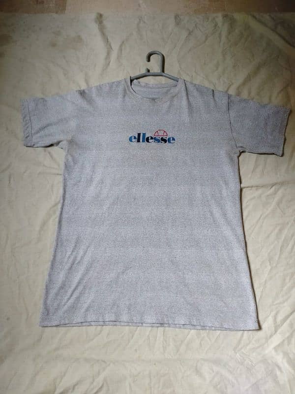 6 T-shirt used 2