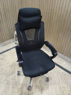 Office Chair with footrest