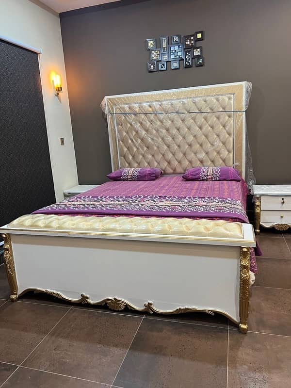 New King Size Bed + 2 Side Table 0