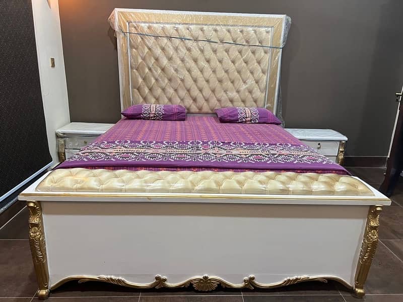 New King Size Bed + 2 Side Table 4