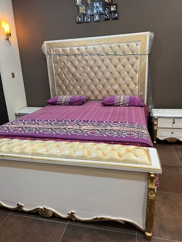 New King Size Bed + 2 Side Table 5