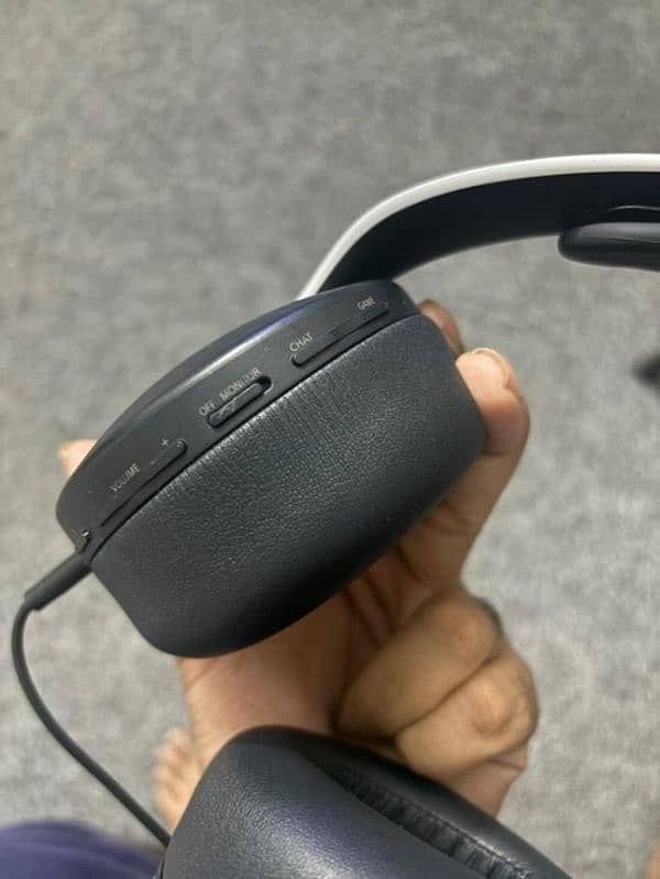 Ps5 pulse 3d headset like brand new 4