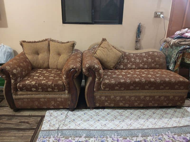 urgent sale 9 Seater Sofa Set Including Dewan you can take 5 , 7 or 9 2