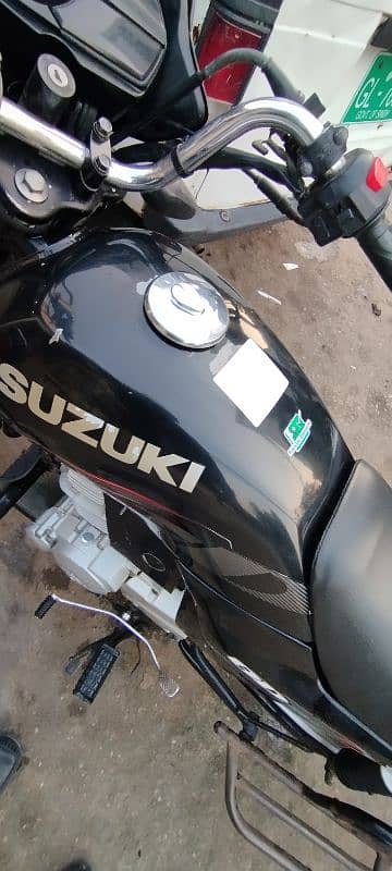 SUZUKI GD 110S 4