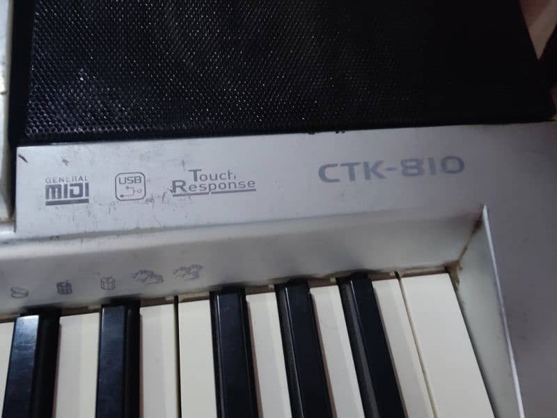 Casio CTK 810 Japanese Piano Keyboard 61 keys 512 instruments 5 octave 2