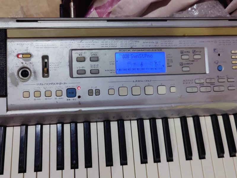 Casio CTK 810 Japanese Piano Keyboard 61 keys 512 instruments 5 octave 6