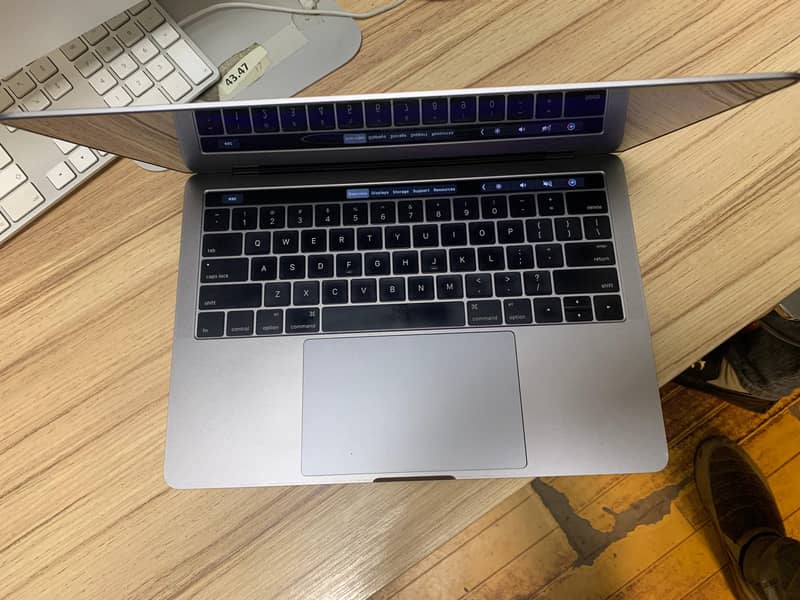 Apple Laptop MacBook Pro2016, Core i5,13"Ratina Dsply,8GB Ram,500GB 2