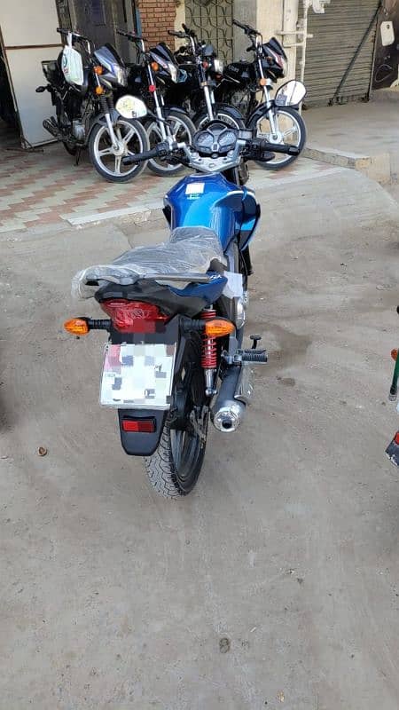 Suzuki 125 mint 10/10 4