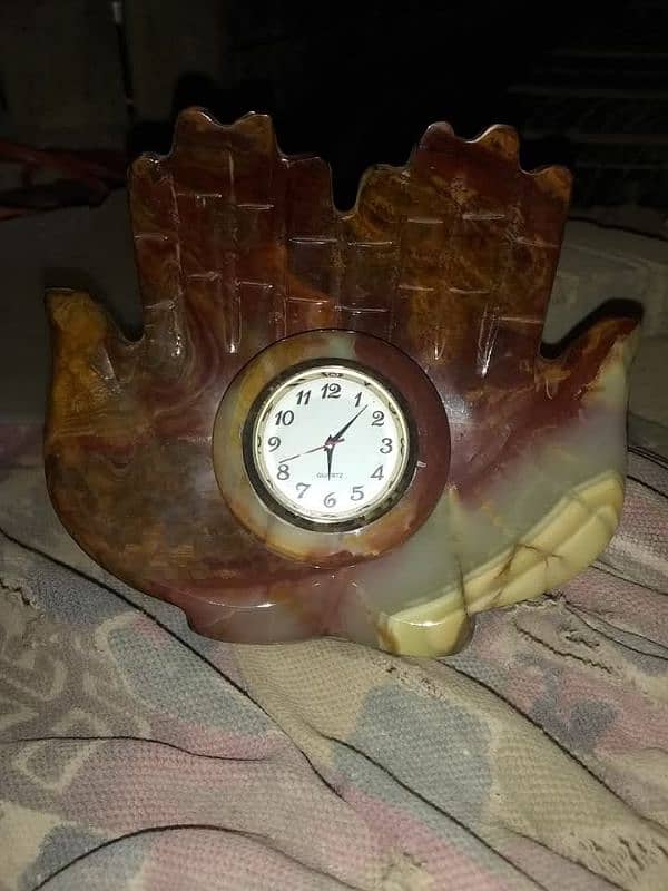 I am selling marble table watch 1