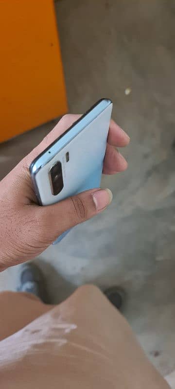 OPPO F15 3