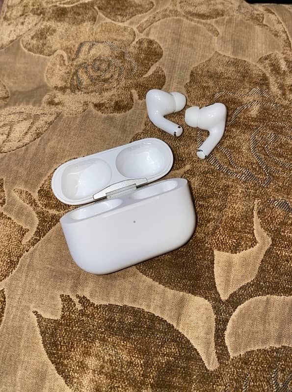 Airpods pro 2nd Generation Apple . Orginal with box 0