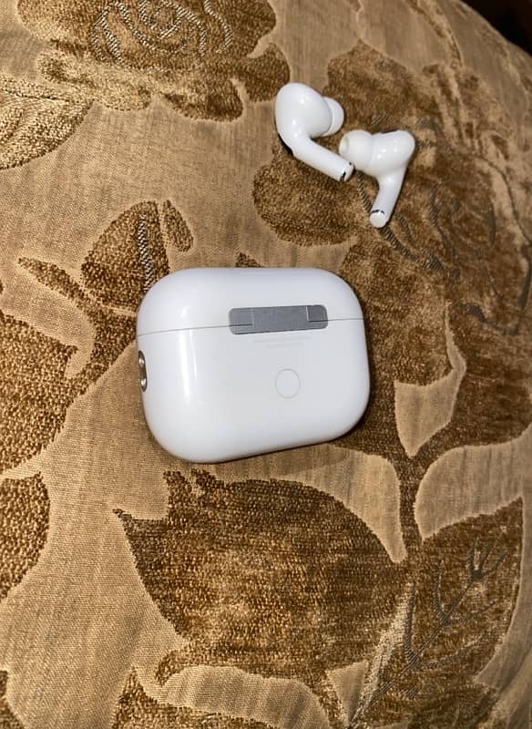 Airpods pro 2nd Generation Apple . Orginal with box 1