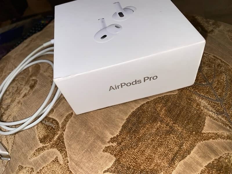 Airpods pro 2nd Generation Apple . Orginal with box 2