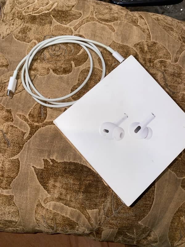 Airpods pro 2nd Generation Apple . Orginal with box 3