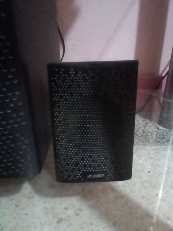 F&D Speaker 2.1 Bluetooth 2