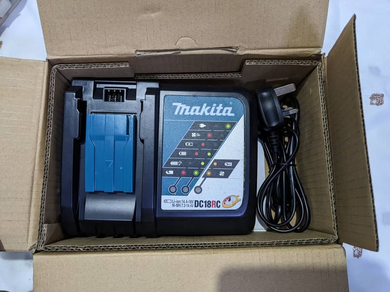 Makita Charger DC18RC 0