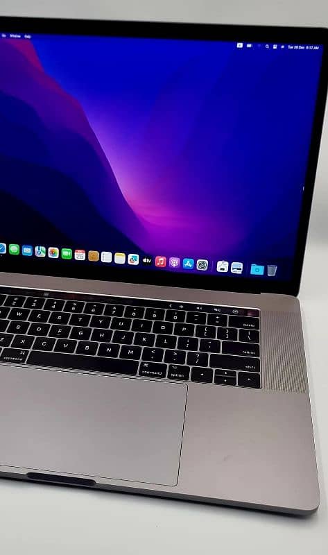 MACBOOK PRO 2017 (16/1TB) 3