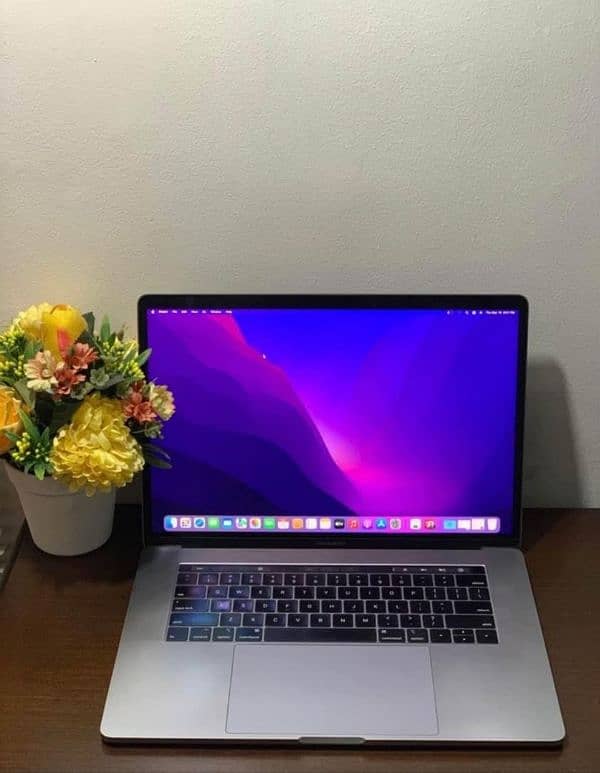 MACBOOK PRO 2018 (CORE I9) 32/512GB 1