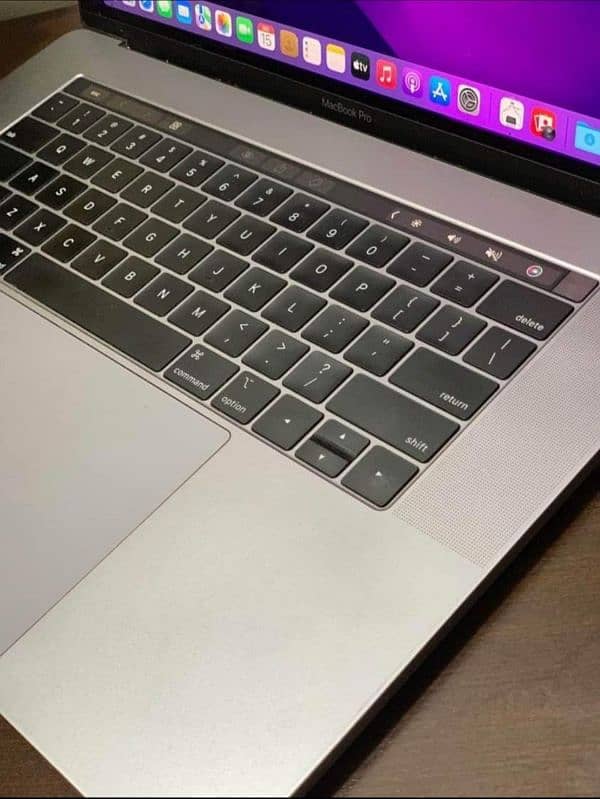 MACBOOK PRO 2018 (CORE I9) 32/512GB 4