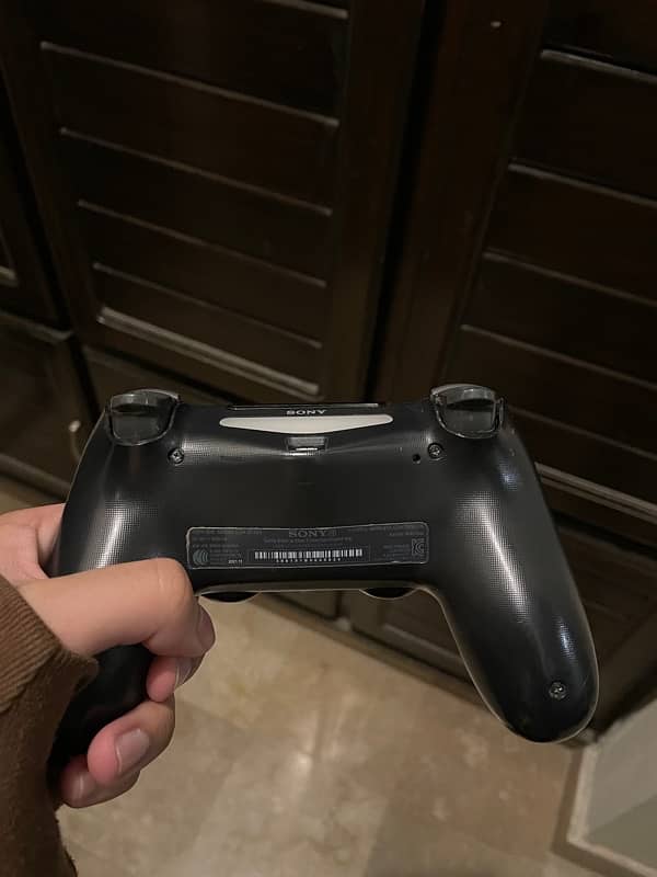 PS4 CONTROLLER 1