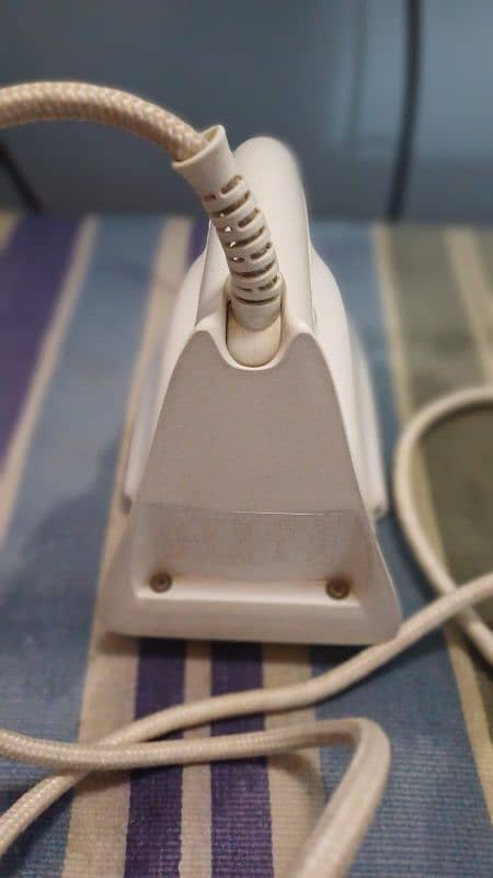 Philips Dry Iron, GC135 5