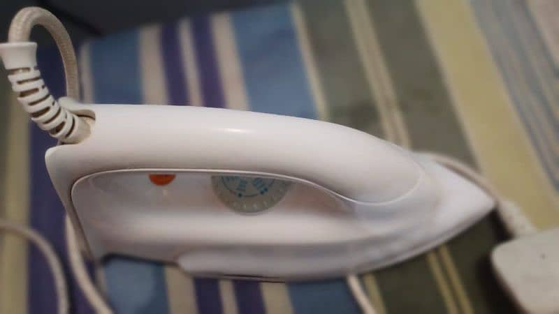 Philips Dry Iron, GC135 6