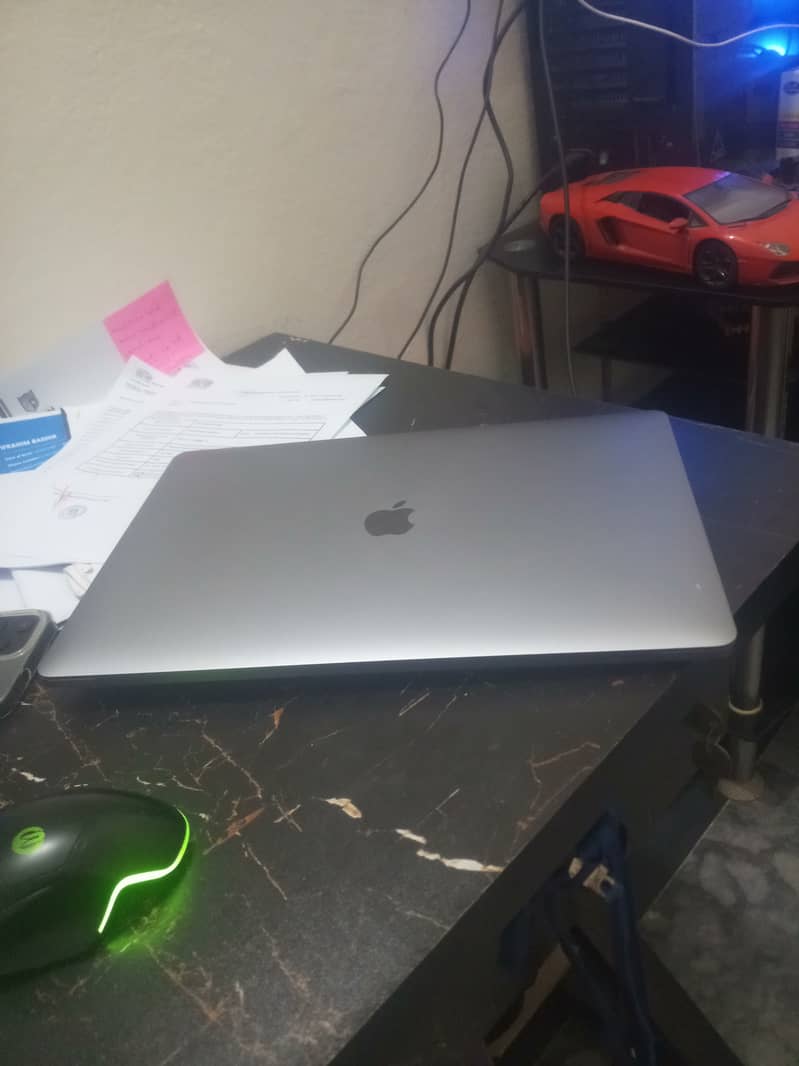 Macbook Pro 2019 lush, not open repair 0