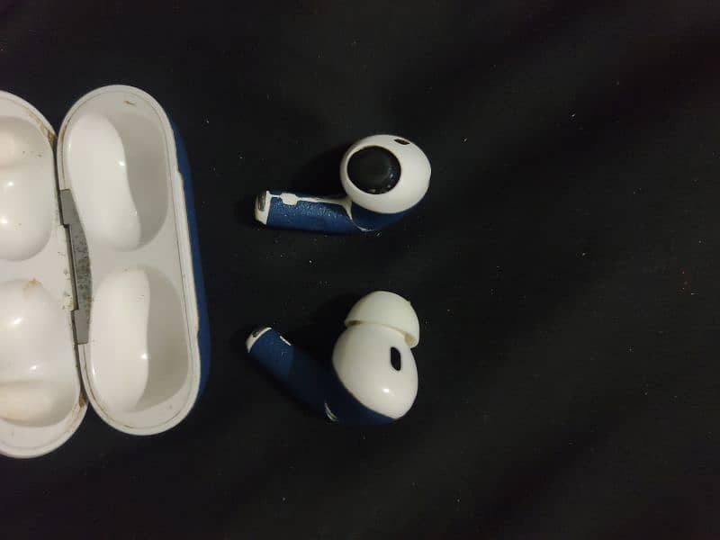 2 pieces  (Airpods pro 2) American brand 6