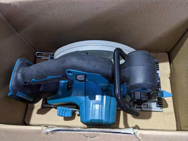 Makita DHS680Z 18V Li-Ion LXT 165mm Brushless Circular Saw 2