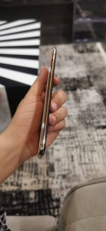 iPhone xs max 64GB singel sim pta approved 1