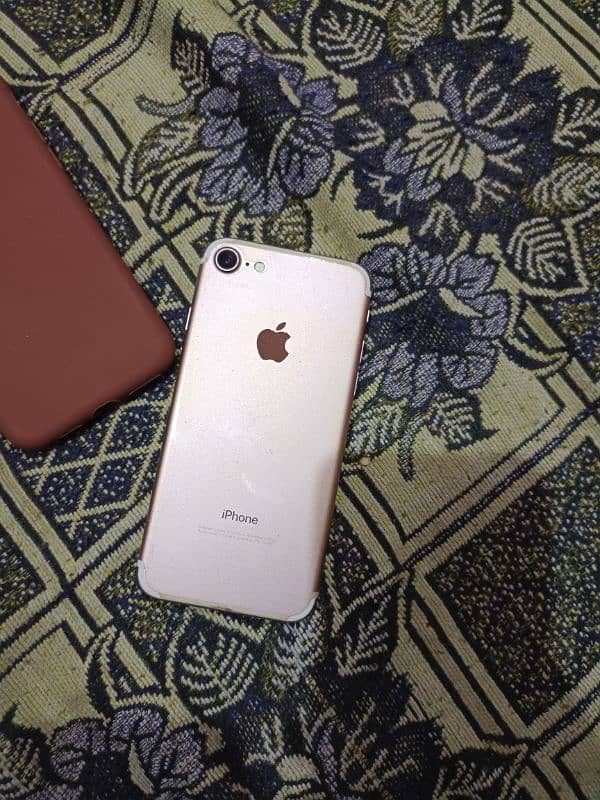 i PHONE 7 128 gb good condition 2