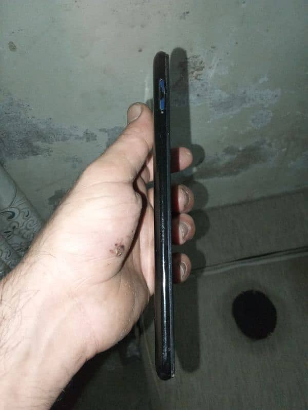 Infinix hot 8 4/64gb on of ka baten tora kharb ha abi to Kam krha ha 3