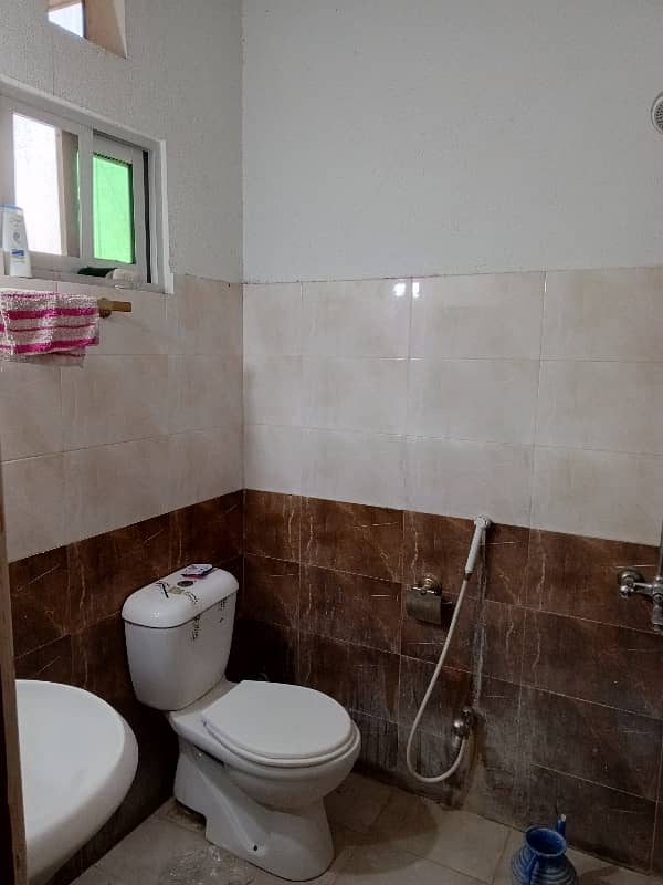 2 bedroom beautiful flat for rent at reasonable price 9