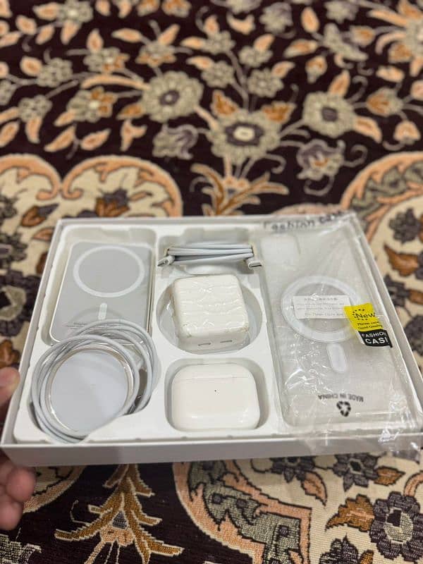 apple airpods and others items 1