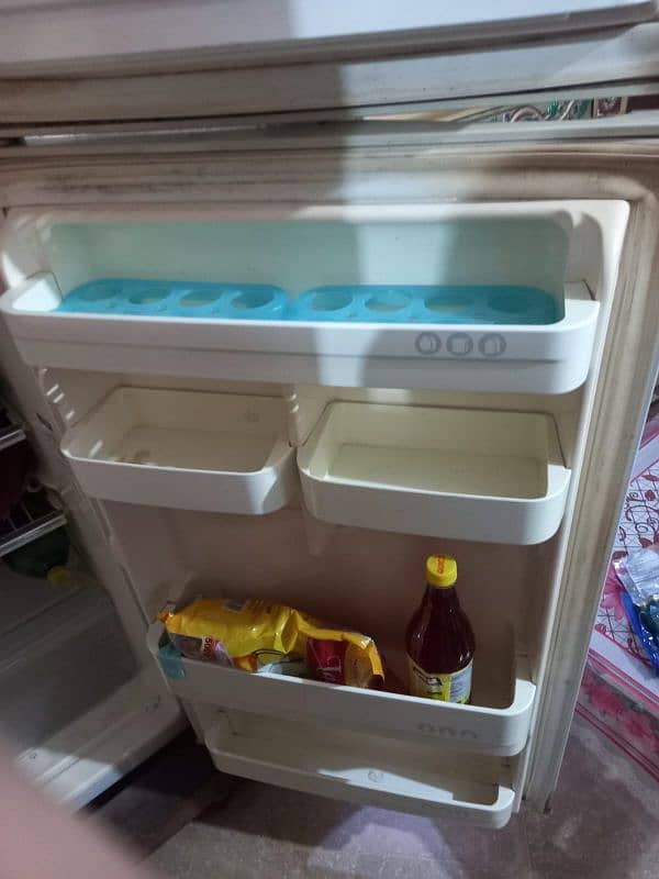 fridge For Sale Good Condition Non Frost Medium Size 4