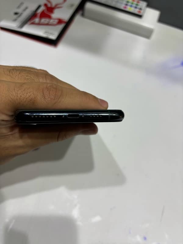 IPhone 11 Pro Max 256GB PTA Approved 4