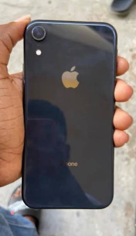 IPhone XR 64 Gb factory unlocked 2