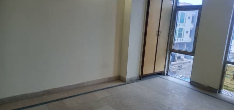 Flat For Rent Guess available 1 bad G15 Islamabad 4