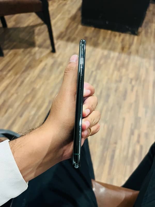 Iphone 11 Pro max 256Gb pta aproved 3