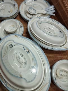 DINNER SET SLIGHTLY USED 30 pcs