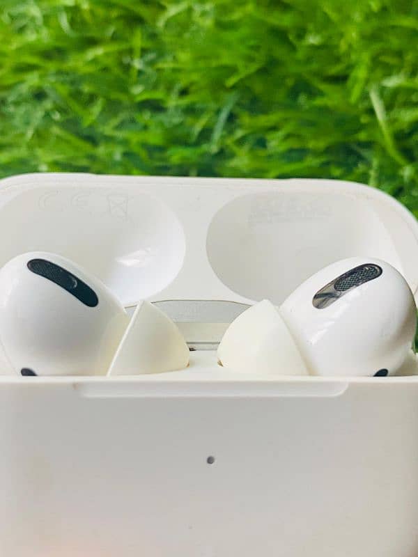 Airpods Pro 1st generation 9