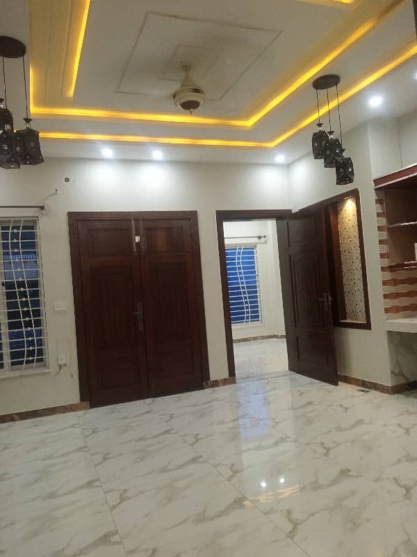 Rawalpindi Bahria Town phase8 10 Marla beautiful upper protion for rent 12