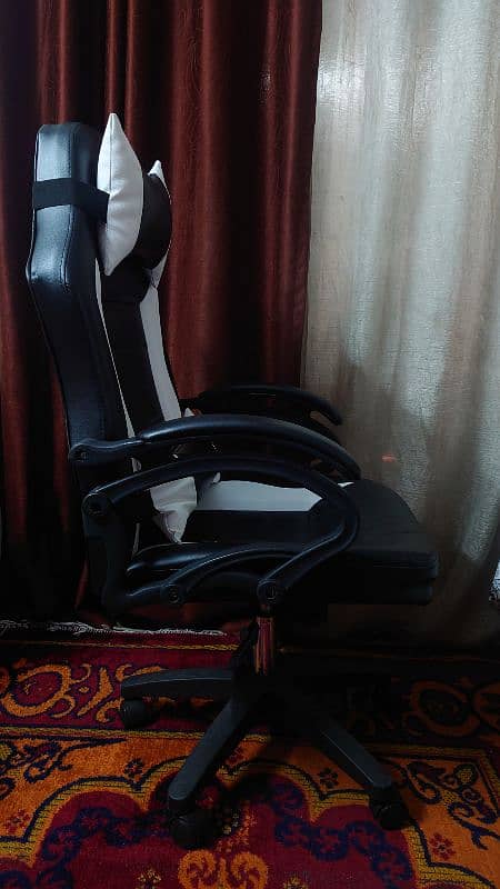 Gaming chair (Brand New) for sale 2