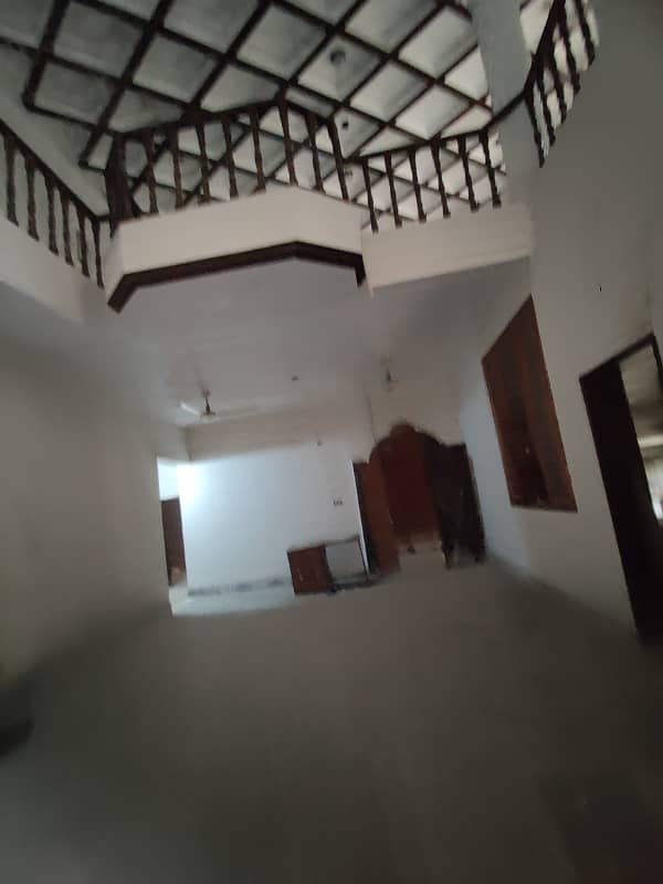 ALLAMA IQBAL TOWN 1 KANAL SEMI COMMERCIAL HOUSE URGENT FOR RENT IN PRIME LOCATION 24