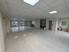 12MARLA GROUND FLOOR HALL IN MAIN SHADIWAL CHOWK FOR RENT